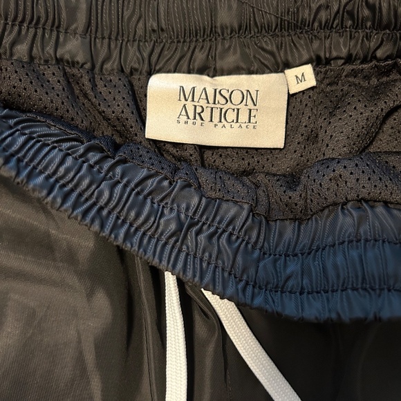 Maison Article Hybrid Men’s Lifestyle Shorts (Black)-Medium - Picture 3 of 3